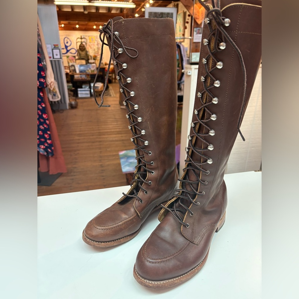 Ladies, Red Wing Gloria, lace up leather boots, size 9, lightly worn condition